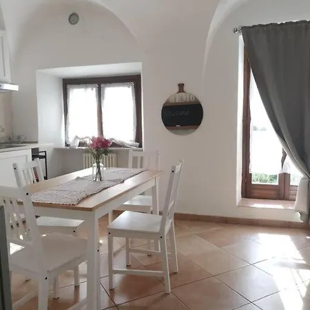 Apartment In Borgo Storico. Pontremoli